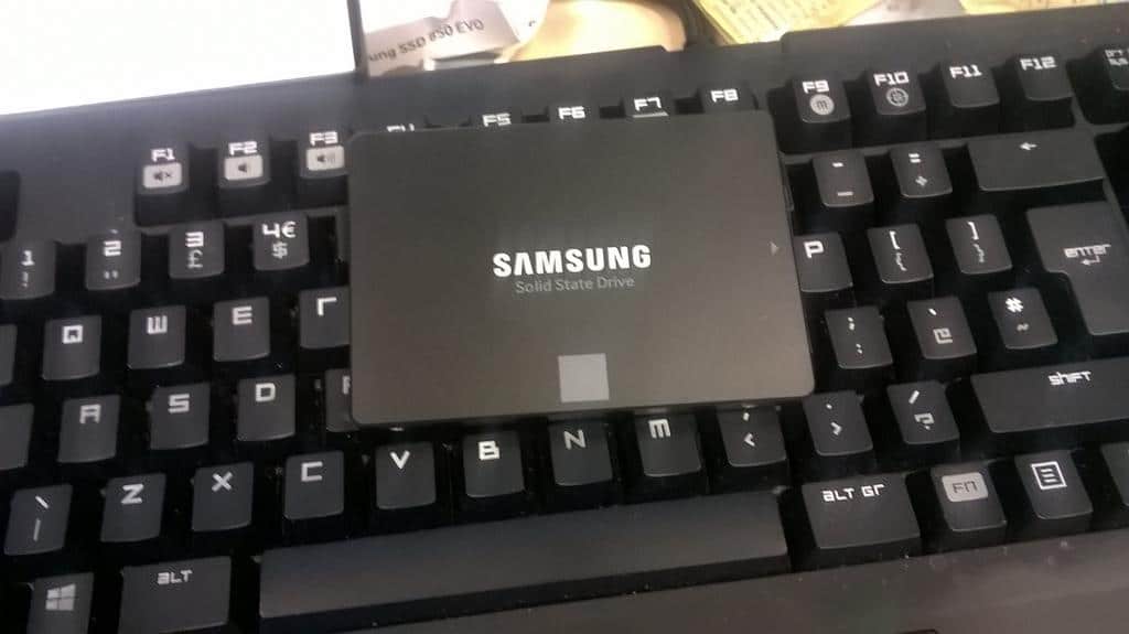 ssd-1tb Programmers Should Use SSD - Change HDD of Lenovo Laptop to 1TB SSD Samsung hardware 